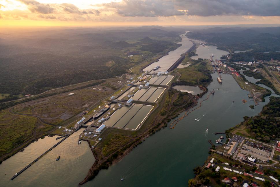 111 ani de la inaugurarea Canalului Panama la 15 august 1914: Cum arăta colosul ingineresc dintre Atlantic și Pacific atunci vs. acum 998797