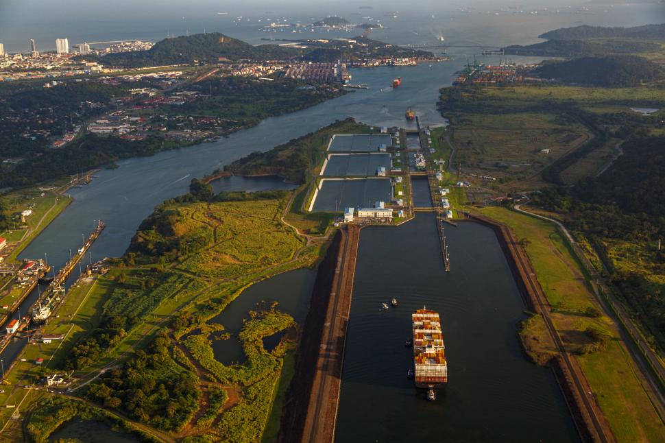 111 ani de la inaugurarea Canalului Panama la 15 august 1914: Cum arăta colosul ingineresc dintre Atlantic și Pacific atunci vs. acum 998801