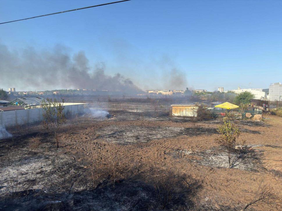 Alertă în Clinceni. Incendiu puternic cu degajări mari de fum, populația a fost evacuată 999122