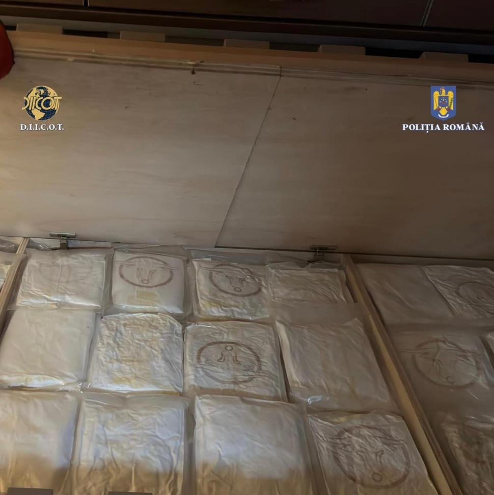 Cea mai mare captură de droguri din 2025. Aproape 70 de kilograme de cocaină au fost găsite într-o rulotă, în Sibiu 998928