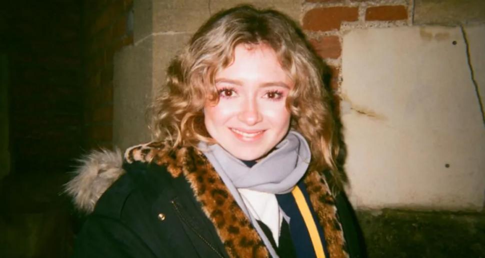 Dezvăluiri șocante în cazul tinerei care a murit după ce a refuzat chimioterapia. Mama ei i-a șicanat pe medicii veniți s-o salveze 999006