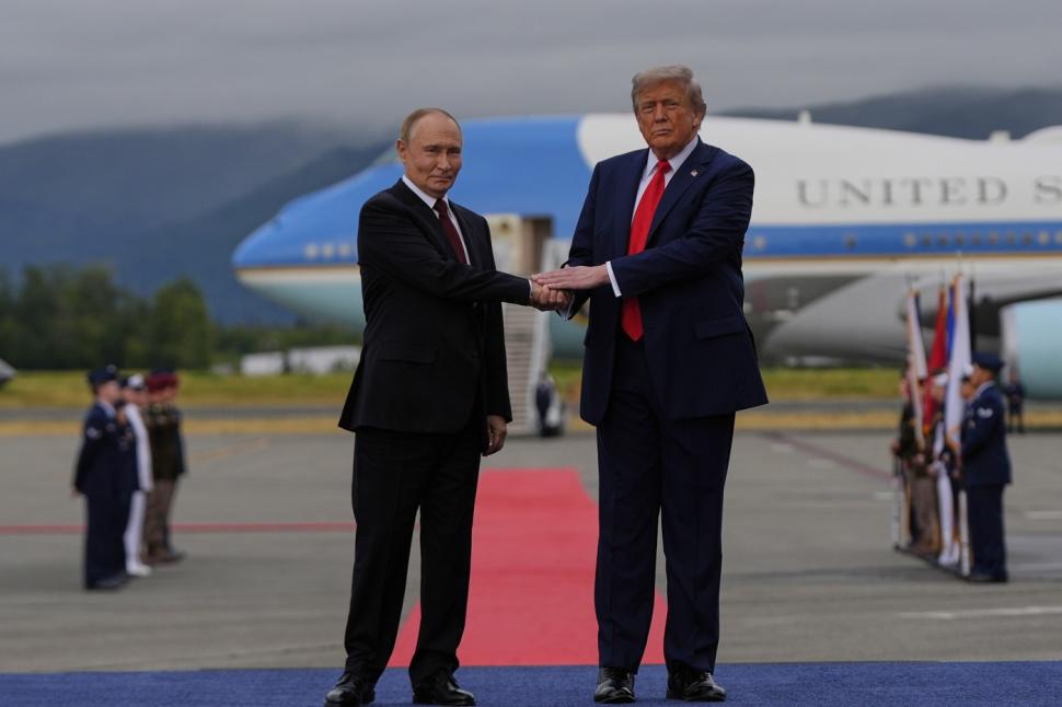 Întâlnirea dintre Trump și Putin în imagini. Cum au reacționat cei doi când s-au văzut 999156
