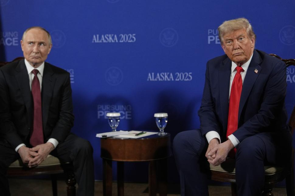 Întâlnirea dintre Trump și Putin în imagini. Cum au reacționat cei doi când s-au văzut 999177