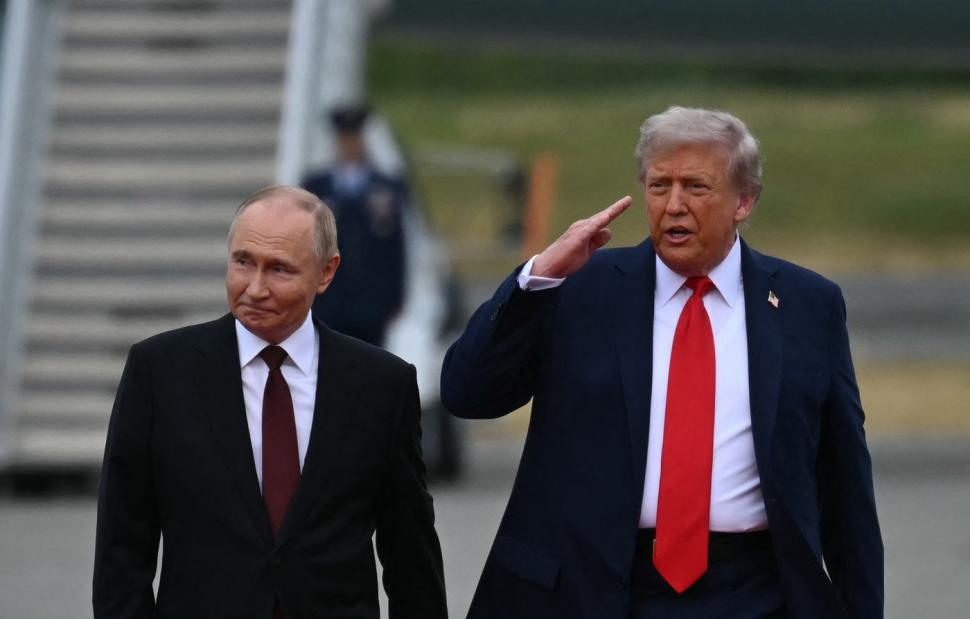 Întâlnirea dintre Trump și Putin în imagini. Cum au reacționat cei doi când s-au văzut 999183