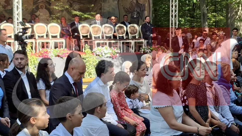 Unde este Nicușor Dan. Imagini cu Președintele și familia lui la mănăstire, de Sfânta Maria 998986