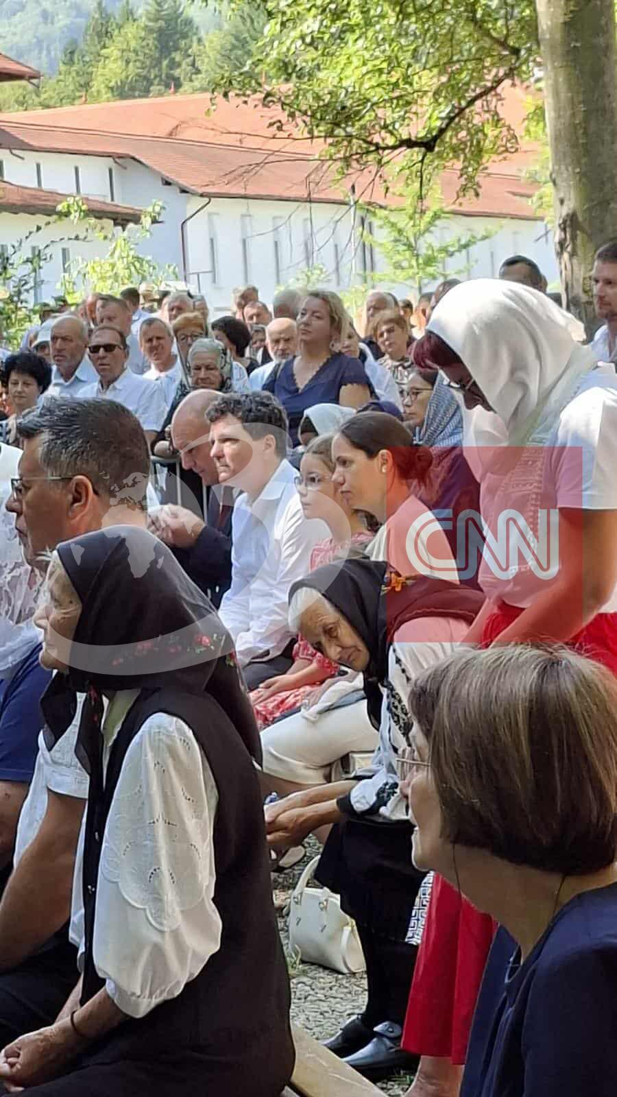 Unde este Nicușor Dan. Imagini cu Președintele și familia lui la mănăstire, de Sfânta Maria 998991