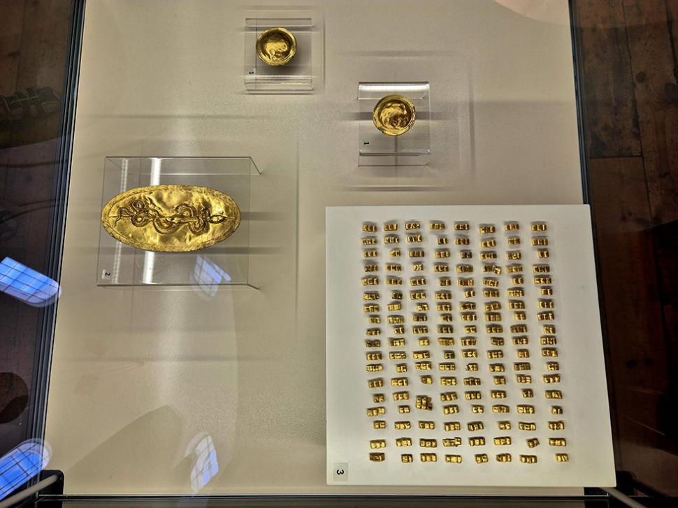 Aur elenistic descoperit „într-un ținut uitat de Dumnezeu”, expus la Muzeul Naţional de Arheologie din Sofia 999307