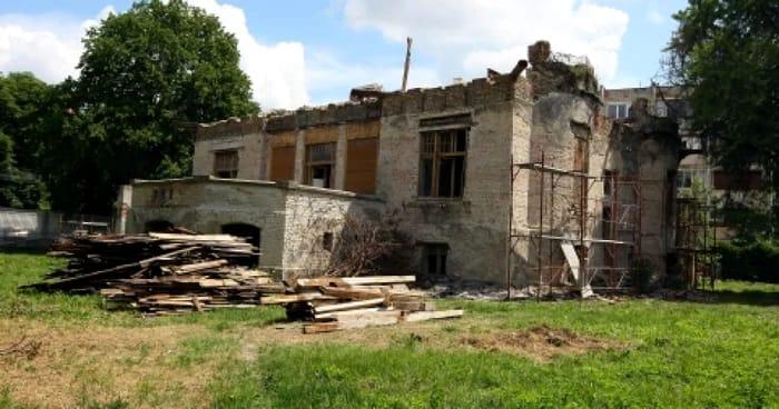 Timișoara vrea să cumpere Casa Muhler, faimoasă pentru grădinile sale. De aici provine trandafirul „Madame Josephine” folosit de Chanel 998838