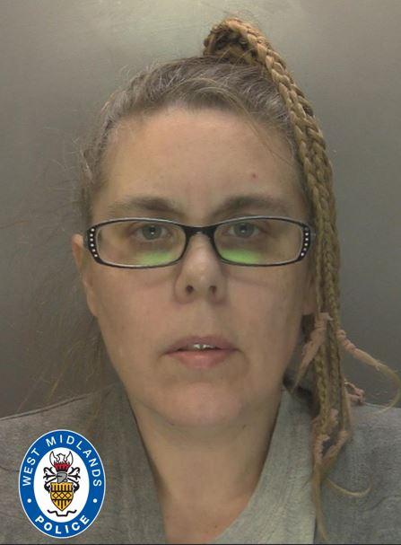 O aplicație de dating, un niqab și un pistol de 9 mm. Cum a fost angajată o americancă să pună capăt unei rivalități de familie din UK 998399