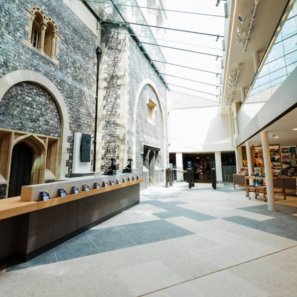 Unul dintre cele mai grandioase castele medievale din Europa s-a redeschis pentru public 999263