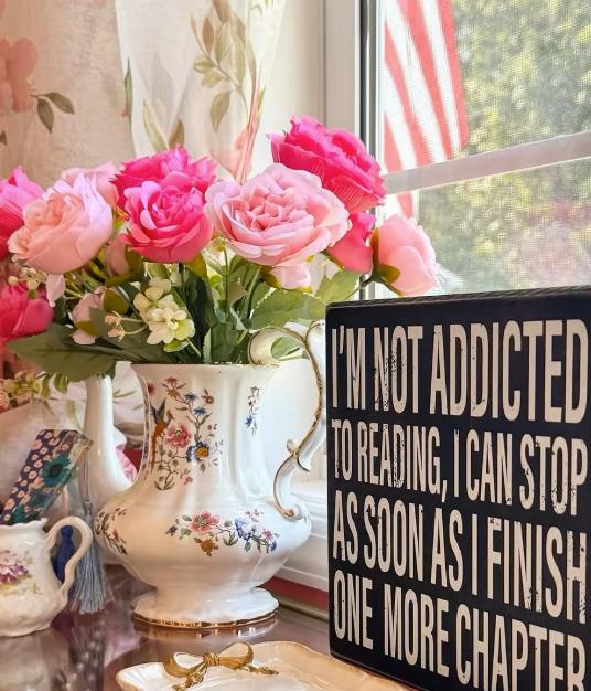 O tânără s-a plictisit de magazia din curte și a transformat-o într-un loc incredibil. Cum arată acum spațiul amenajat ca după revistă 999031