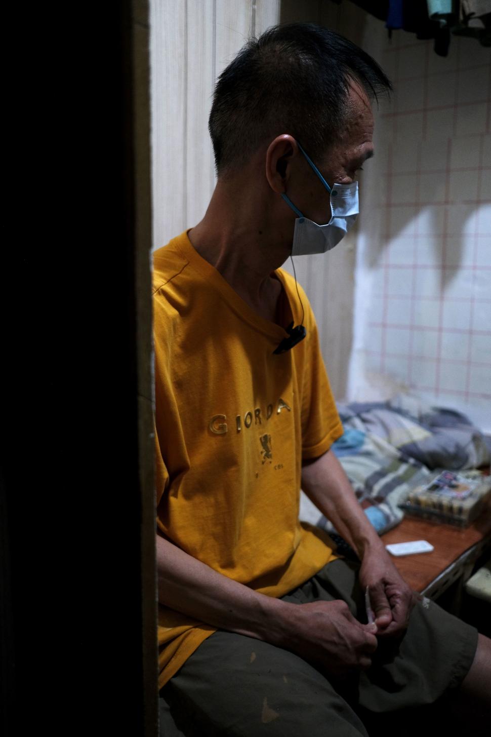 Cum trăiesc săracii într-unul din cele mai bogate orașe ale lumii, în vreme de caniculă: Am impresia că locuiesc pe un grătar încins 999713