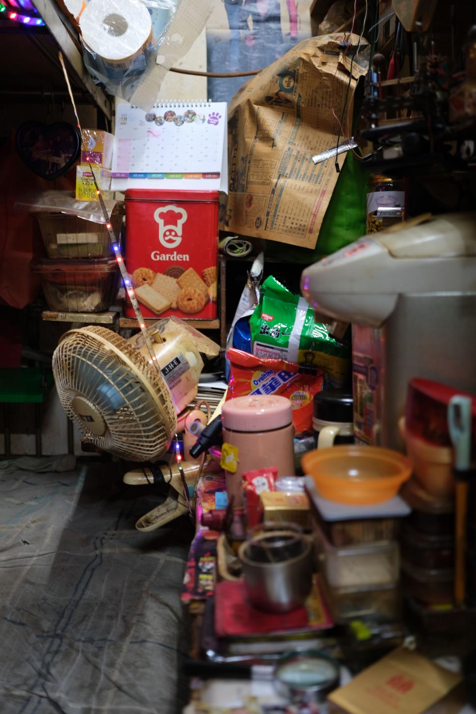 Cum trăiesc săracii într-unul din cele mai bogate orașe ale lumii, în vreme de caniculă: Am impresia că locuiesc pe un grătar încins 999717