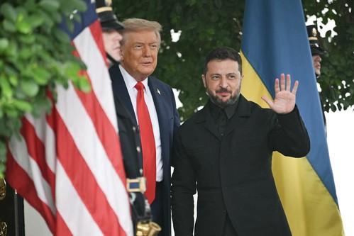 Întâlnirea dintre Trump, Zelenski și liderii UE, în imagini. S-a discutat lângă harta Ucrainei cu teritoriile ocupate de ruși 999812