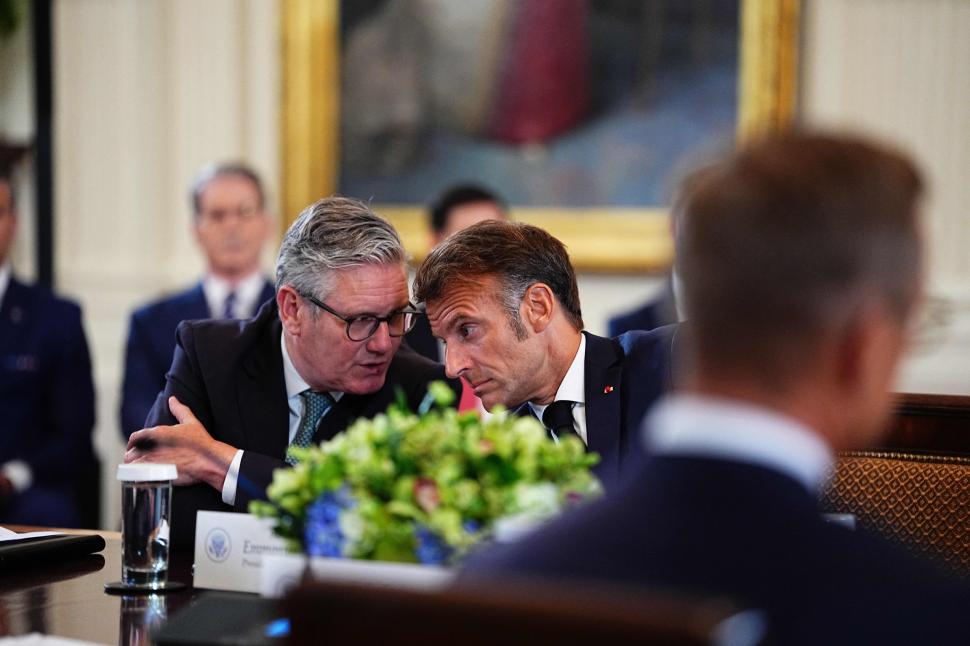 Întâlnirea dintre Trump, Zelenski și liderii UE, în imagini. S-a discutat lângă harta Ucrainei cu teritoriile ocupate de ruși 999829