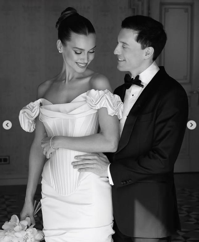 Sfârșit teribil pentru un fotomodel celebru, la câteva luni după nuntă. Mergea spre casă când un elan i-a intrat prin parbriz 999537