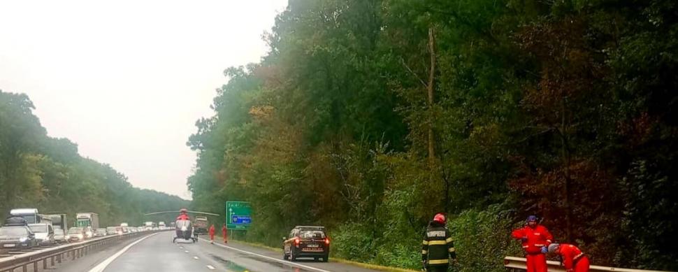 Accident grav pe Autostrada A1. Doi pietoni au murit după ce au fost loviți de un camion 999874