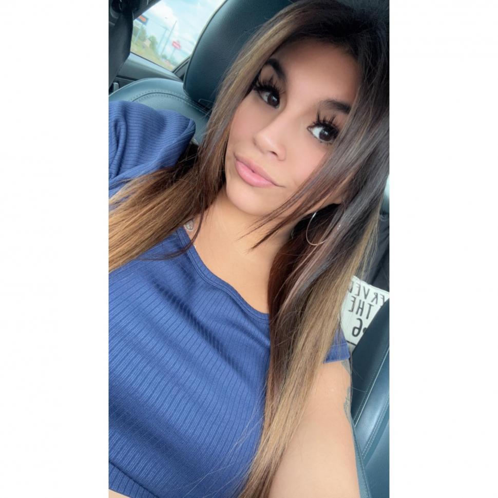 După ce s-a răzbunat pe fostul iubit, o femeie zâmbește larg în fotografia de dosar, în timpul arestării. Ce a făcut 999899