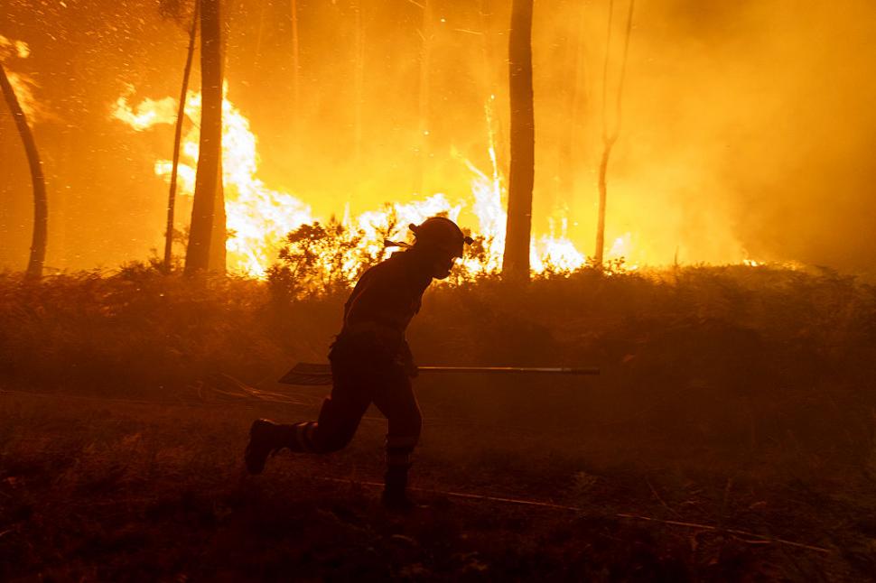 Incendiile uriaşe din Spania continuă să facă ragavii. "Ne aşteaptă ore dificile", avertizează premierul Sánchez  1000061