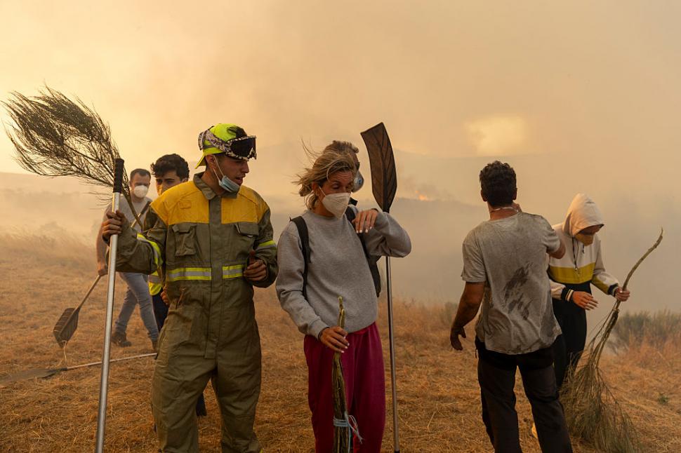 Incendiile uriaşe din Spania continuă să facă ragavii. "Ne aşteaptă ore dificile", avertizează premierul Sánchez  1000064