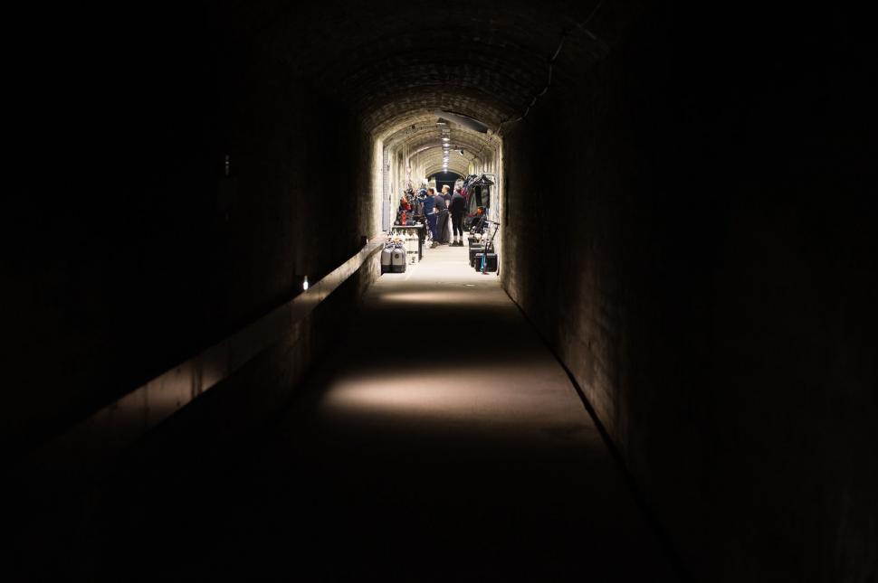 Lumea secretă de sub străzile din Budapesta. Orașul este străbătut de un sistem de peșteri subacvatice calde ce pot fi vizitate 999976