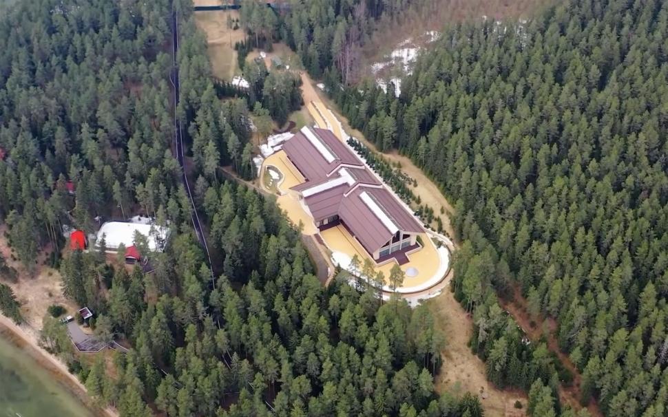 Putin și-a baricadat reședința din Valdai. 12 sisteme Panțîr îi apără complexul prezidențial unde ar sta băieții lui și Alina Kabaeva 999678