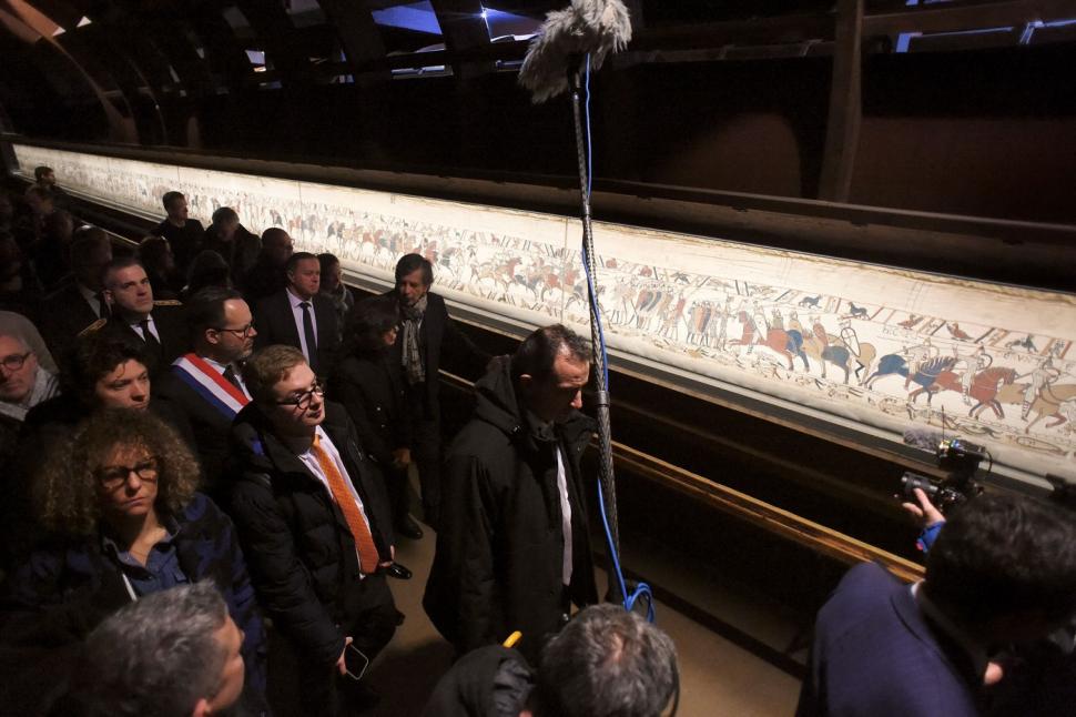 Tapiseria Bayeux va fi adusă la Londra. Întrebarea e însă cum va fi mutată broderia de 70 de metri, veche de nouă secole 999945