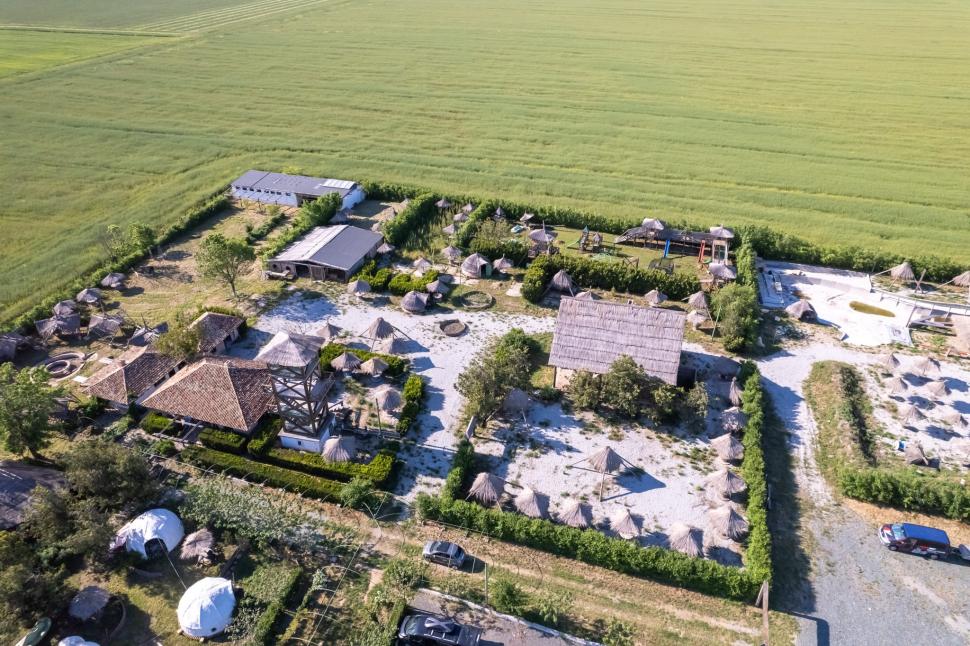 Luminaria, primul festival de baloane cu aer cald organizat la mare, începe vineri, la Corbu. Ce artiști cântă și cum arată locul unic 1000264