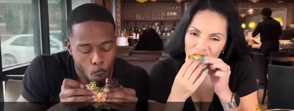 O vedetă OnlyFans şi iubitul ei au fost loviți de un SUV în timp ce luau masa într-un restaurant din Texas. Momentul a fost filmat 1000354