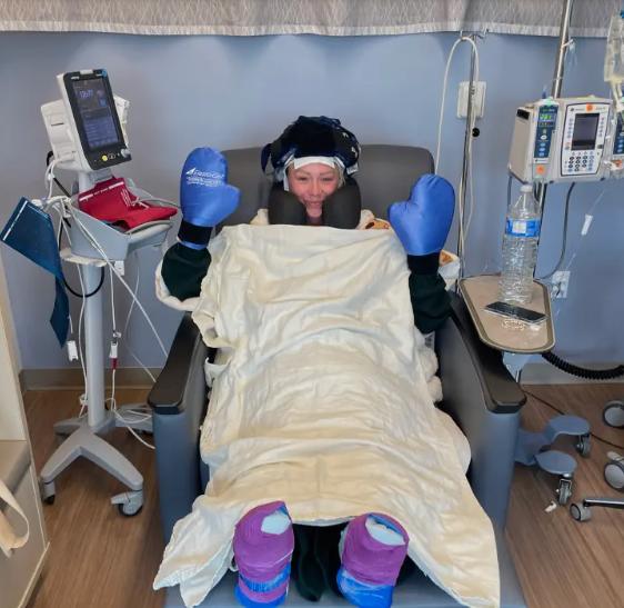 La 24 de ani a fost diagnosticată cu cancer și a ajuns în ultima etapă de chimioterapie, însă nu știa că urmează vești și mai brutale 1000383