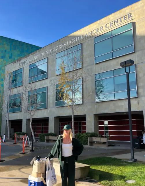 La 24 de ani a fost diagnosticată cu cancer și a ajuns în ultima etapă de chimioterapie, însă nu știa că urmează vești și mai brutale 1000384