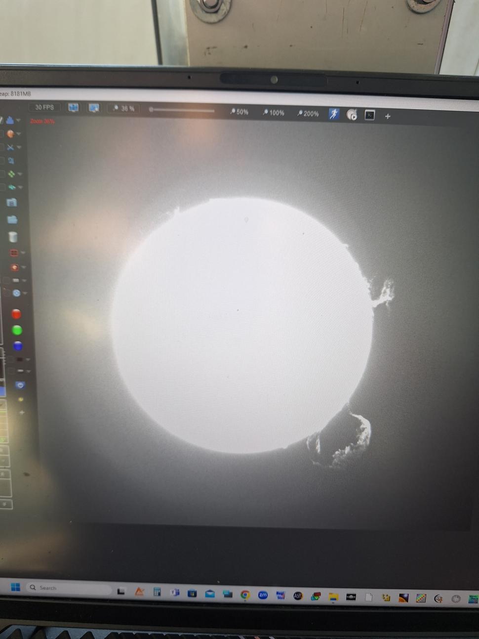 O tornadă solară și o erupție gigantică de plasmă care au loc simultan pe Soare: Fotografia unui cercetător român face înconjurul lumii 1000523