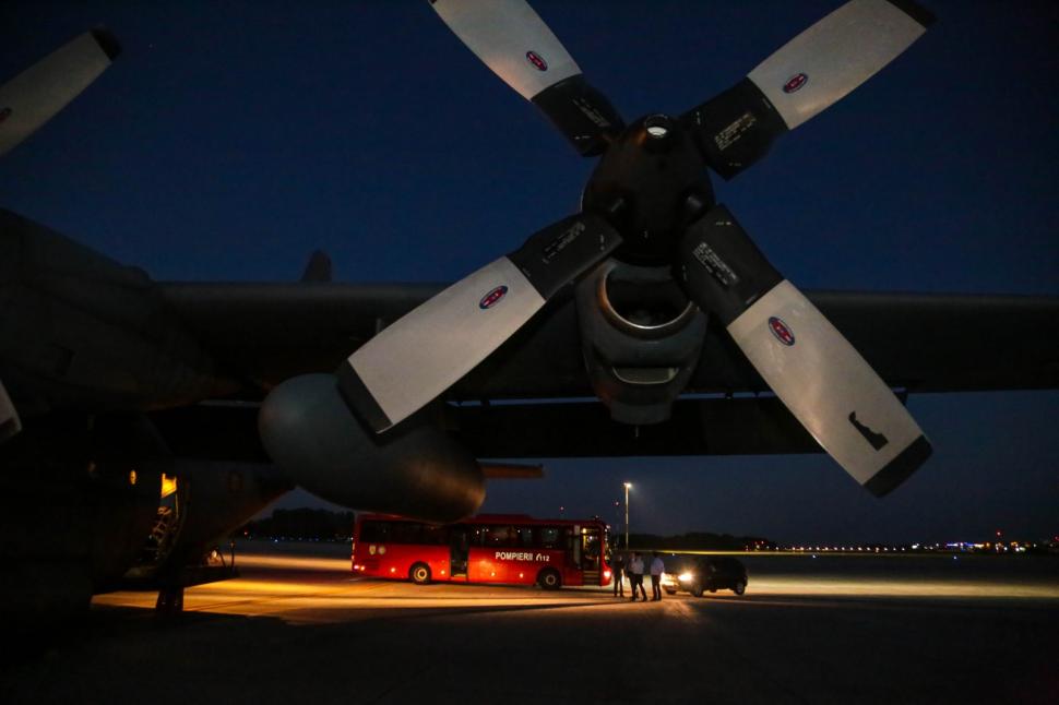 România sare în ajutorul Spaniei în lupta împotriva incendiilor de vegetație. 51 de pompieri vor fi trimiși în Galicia 1000475