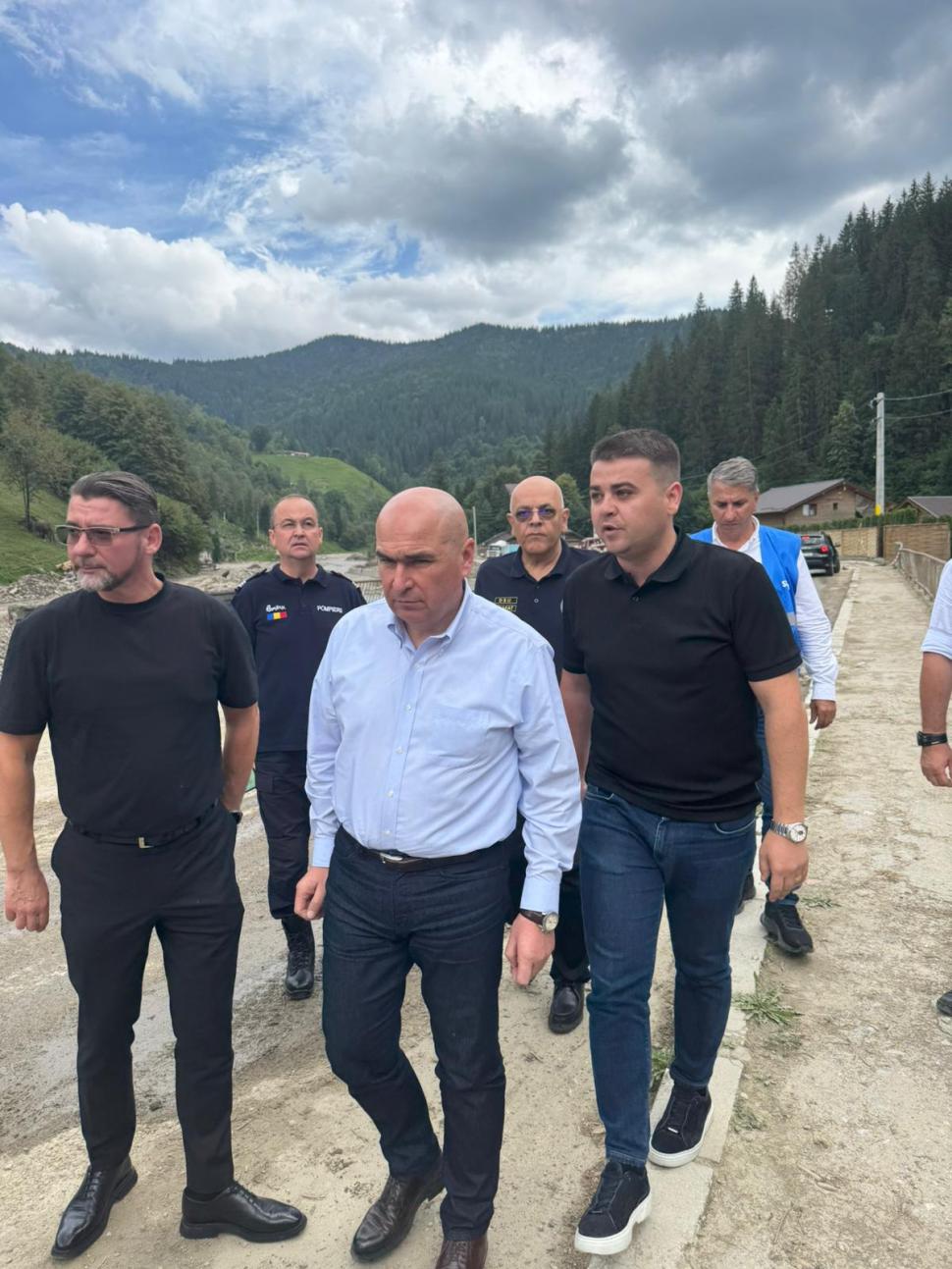 Premierul Ilie Bolojan a făcut o vizită neanunțată la Broșteni  1000965