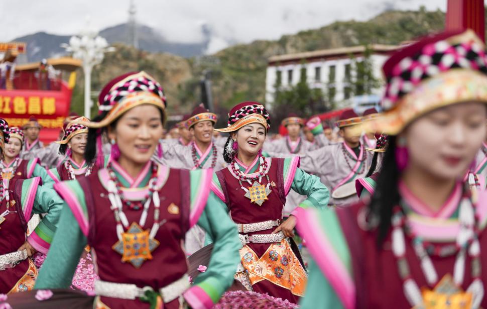 Xi Jinping pregătește „războiul” cu Dalai Lama printr-o vizită în Tibet. China vrea să controleze „reîncarnararea” liderului spiritual 1000809