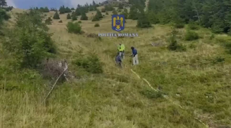 Accident grav în zona montană Portăreasa: 4 oameni au murit, iar altul a fost rănit, după ce maşina lor a căzut într-o prăpastie 1001196