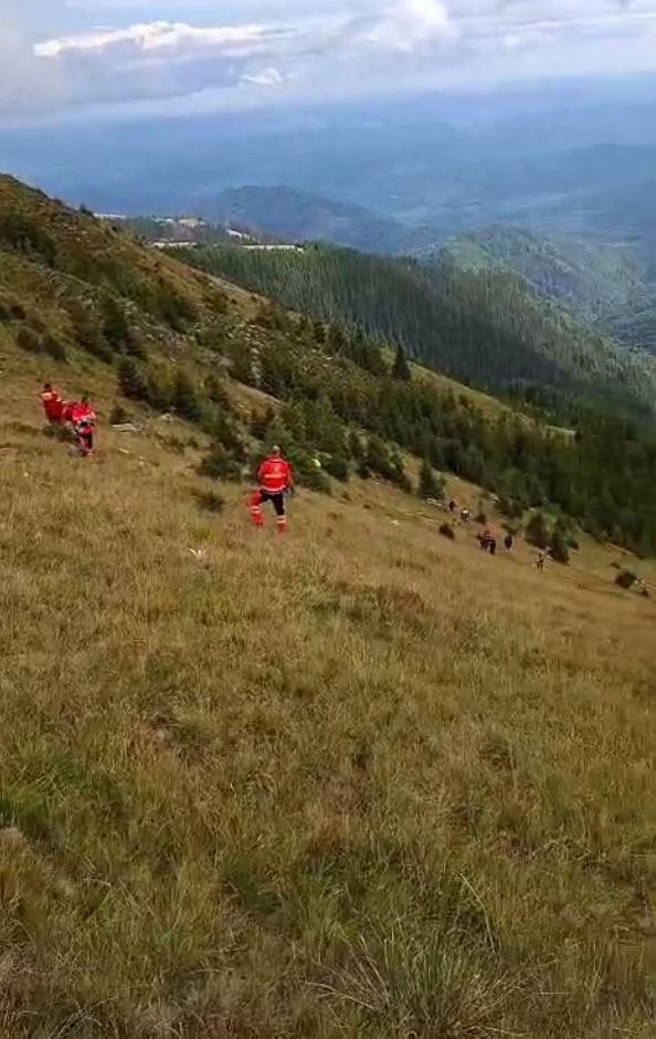 Accident grav în zona montană Portăreasa: 4 oameni au murit, iar altul a fost rănit, după ce maşina lor a căzut într-o prăpastie 1001198