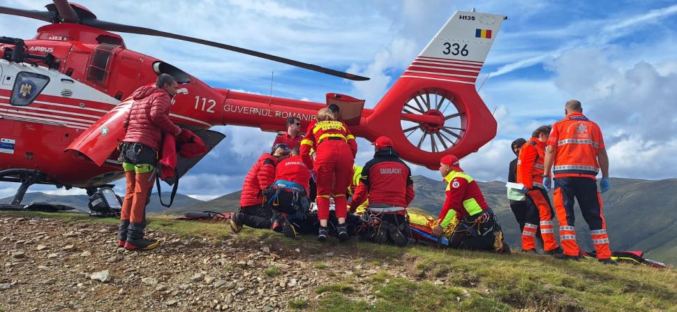 Accident grav în zona montană Portăreasa: 4 oameni au murit, iar altul a fost rănit, după ce maşina lor a căzut într-o prăpastie 1001201