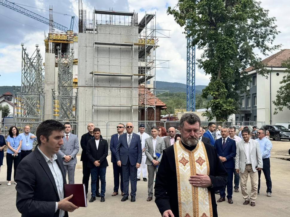 Raed Arafat, la inaugurarea Unității Primiri Urgențe a Spitalului din Alba Iulia: UPU nu e un fast-food medical, să ieşi după 5 minute 1001156