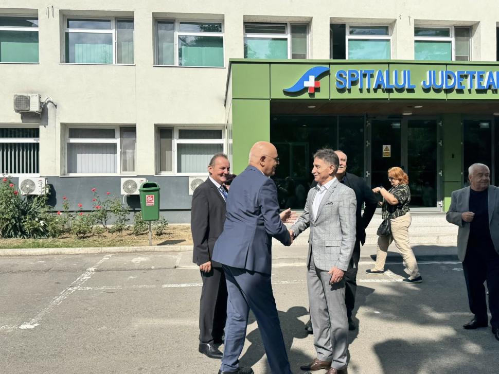 Raed Arafat, la inaugurarea Unității Primiri Urgențe a Spitalului din Alba Iulia: UPU nu e un fast-food medical, să ieşi după 5 minute 1001165