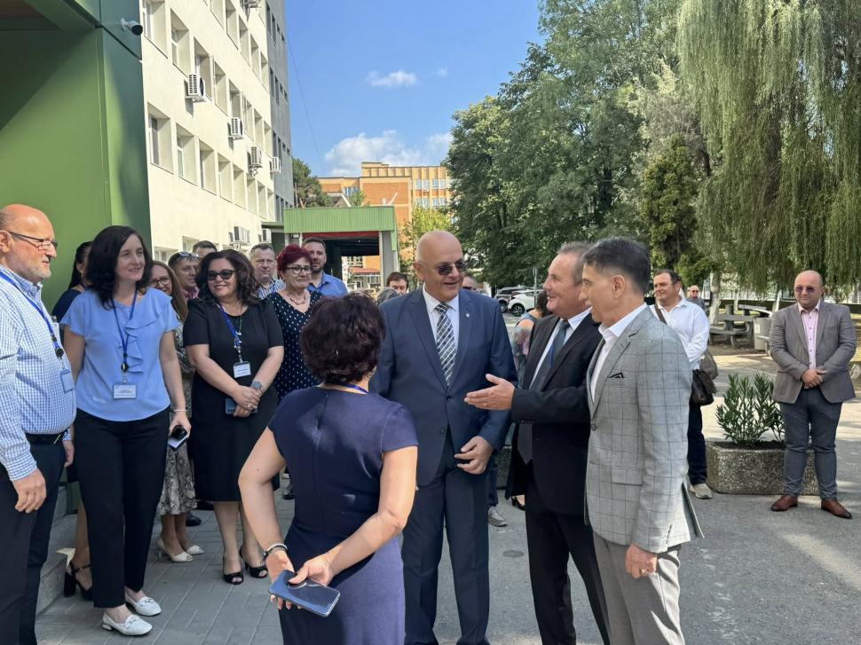 Raed Arafat, la inaugurarea Unității Primiri Urgențe a Spitalului din Alba Iulia: UPU nu e un fast-food medical, să ieşi după 5 minute 1001169