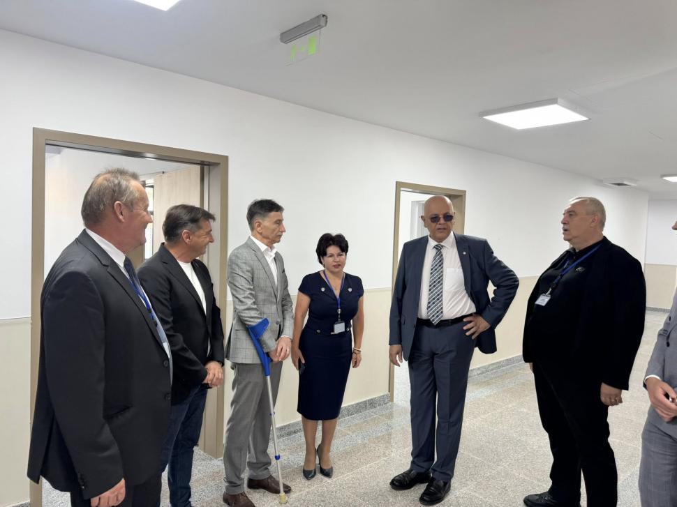 Raed Arafat, la inaugurarea Unității Primiri Urgențe a Spitalului din Alba Iulia: UPU nu e un fast-food medical, să ieşi după 5 minute 1001177