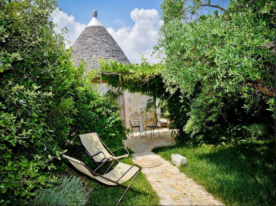 Cum arată locul în care Giorgia Meloni își petrece vacanța de vară. Este însoțită de fiica ei și de fostul partener 1000944