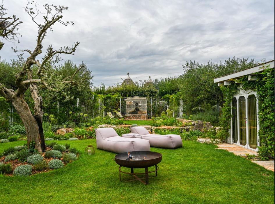 Cum arată locul în care Giorgia Meloni își petrece vacanța de vară. Este însoțită de fiica ei și de fostul partener 1000948