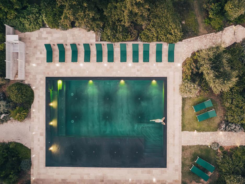 Cum arată locul în care Giorgia Meloni își petrece vacanța de vară. Este însoțită de fiica ei și de fostul partener 1000949