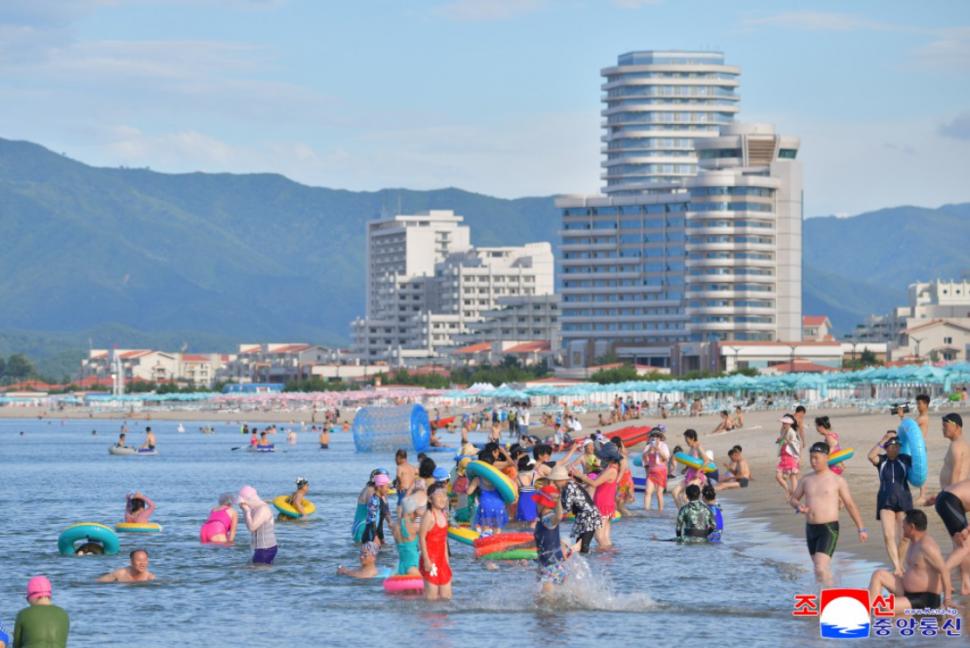 Anastasia a ajuns în resortul lui Kim Jong Un de la mare și spune pe ce a dat 1.800 de euro: O vacanță fără oameni 1001334