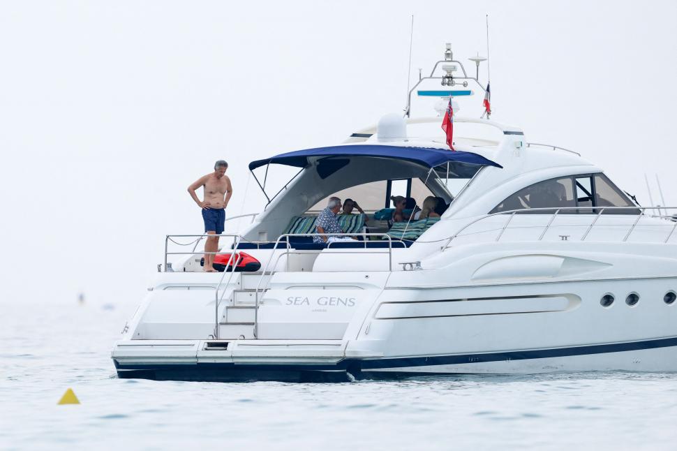 Nepoata prințesei Diana, Kitty Spencer, apariție rară alături de soțul milionar, cu 32 de ani mai în vârstă, și fiica lor, la St-Tropez 1001421