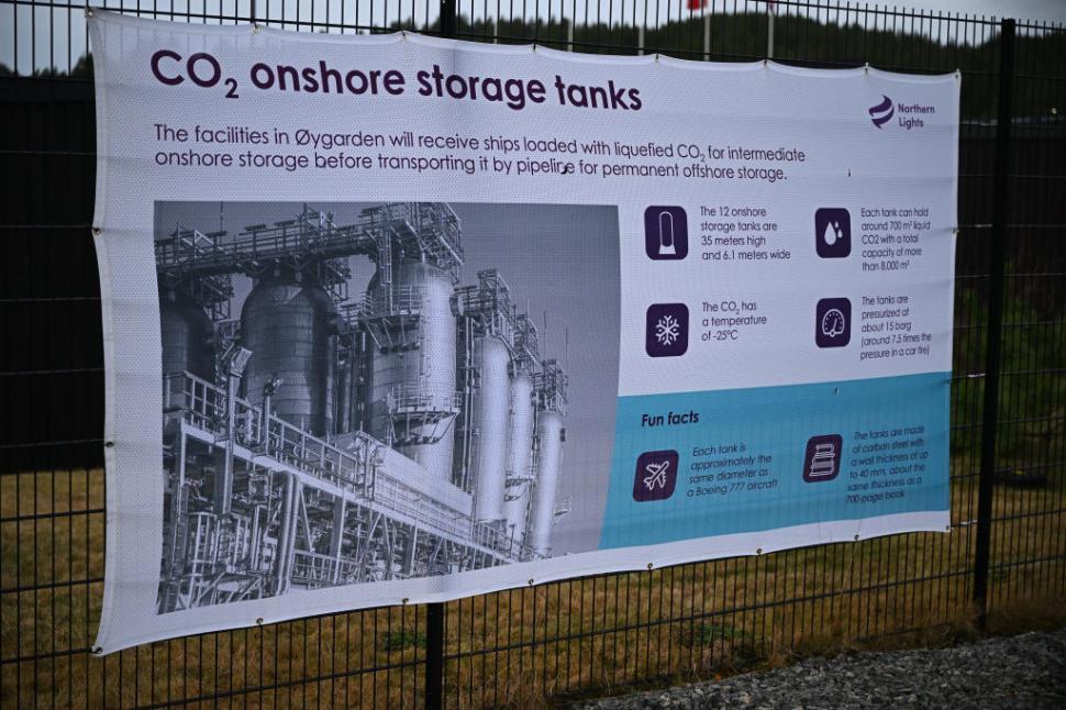 Primul „cimitir” comercial de CO2 din lume a început să funcționeze într-o țară din Europa: Carbonul e injectat în scoarţa terestră 1001583