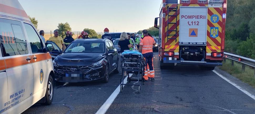 Carambol cu șase mașini pe DN 22B, între Galați și Brăila. Traficul este complet blocat, două persoane sunt rănite 1001685