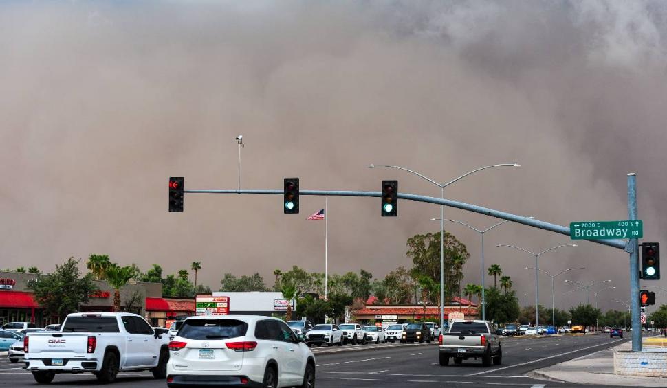 Ce este „haboob”, zidul uriaș de praf care a înghițit Phoenix 1001705